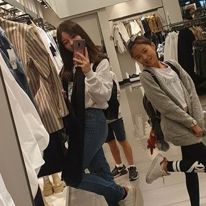 Meet your Posher, Chloe